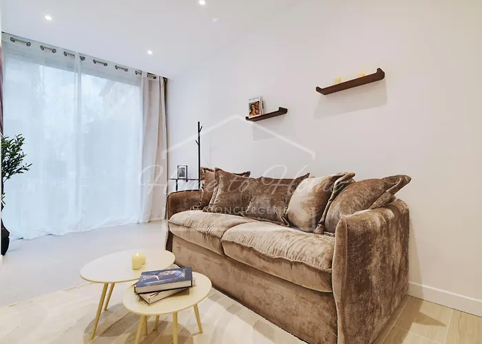 Luxury & Spacious Апартаменты